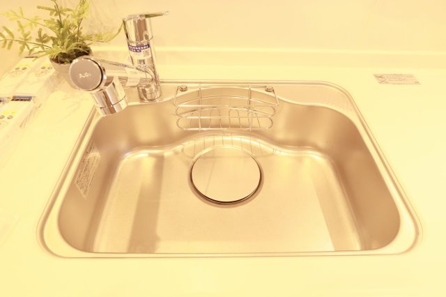 【キッチン】 | スワローハイツ山荘通 | 洗い物がしやすい幅広のシンクです