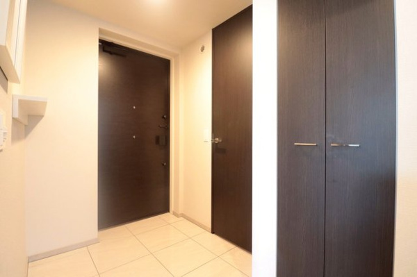 【玄関】 | 【玄関】SICと廊下収納を備えた、すっきりと片付く大容量の玄関まわり！