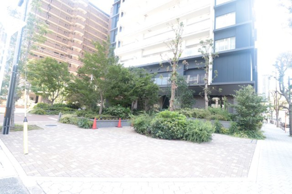 【庭】 | 【ガーデン】北側公開空地の「彩葉の庭」