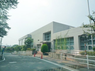 横浜市瀬谷図書館まで1100ｍ