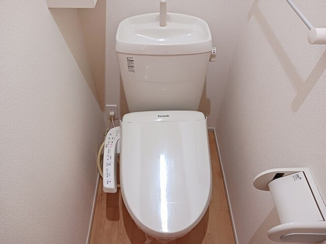 アッシュ１０のトイレ|ゆったりとした空間のトイレです