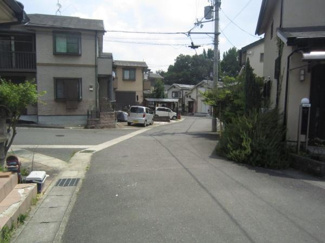 【前面道路含む現地写真】