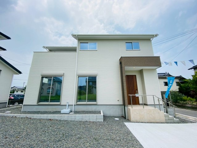 よかタウン／南区白石町2期／１号棟の外観|爽やかな外観。明るい印象です。