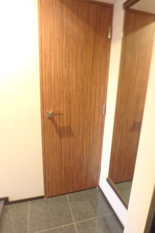 デュオフラッツ芝公園の玄関