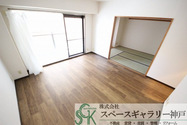 ファミール岡本の居間・リビング|※お部屋により仕様が異なる場合がございます※