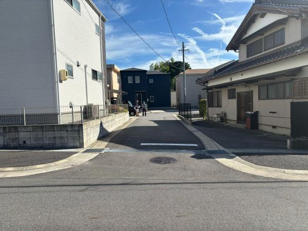 岡崎市蓑川町・中古戸建の前面道路含む現地写真|前面道路です。