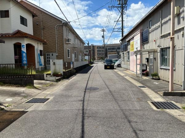 岡崎市筒針町・中古戸建の前面道路含む現地写真|前面道路です。