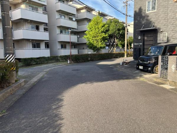 岡崎市大平町・中古戸建の前面道路含む現地写真|前面道路です。