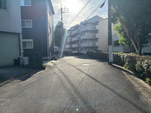 岡崎市大平町・中古戸建の前面道路含む現地写真|前面道路です。