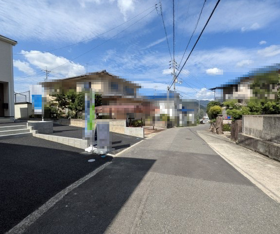 【前面道路含む現地写真】