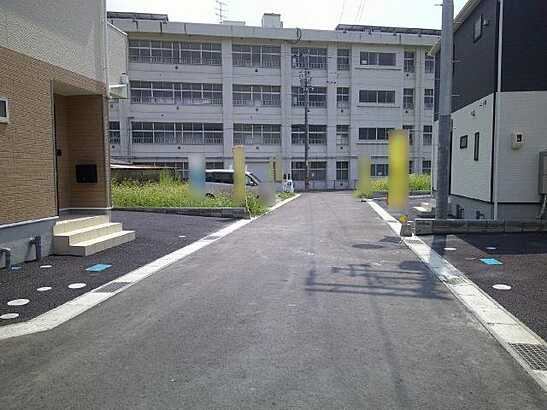 【前面道路含む現地写真】