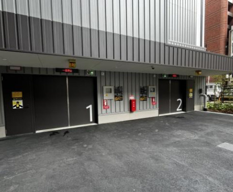 ブランズタワー大阪本町の駐車場