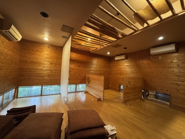 -三丁目不動産-　深谷市石塚　元飲食店の洋室