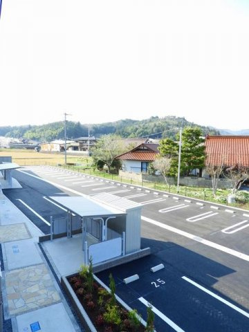 ミミアンジュＢの駐車場
