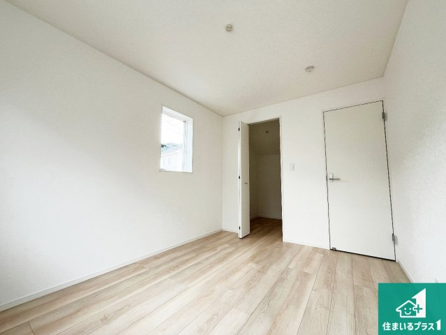 大津市坂本　第33期　新築一戸建ての洋室|シンプルな洋室は、自分好みのインテリアが楽しめます♪ご家族とインテリアや家具を選びに行くのは新築購入時の醍醐味の一つです。ぜひお楽しみください♪