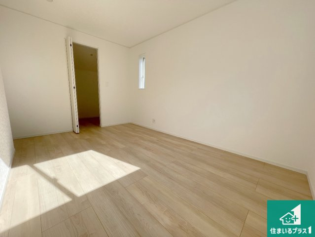 大津市坂本　第33期　新築一戸建ての洋室|シンプルな洋室は、自分好みのインテリアが楽しめます♪ご家族とインテリアや家具を選びに行くのは新築購入時の醍醐味の一つです。ぜひお楽しみください♪