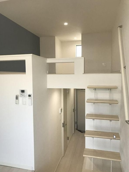 【居間・リビング】 | Acero箱崎 | 別号室の写真になります。現況優先。