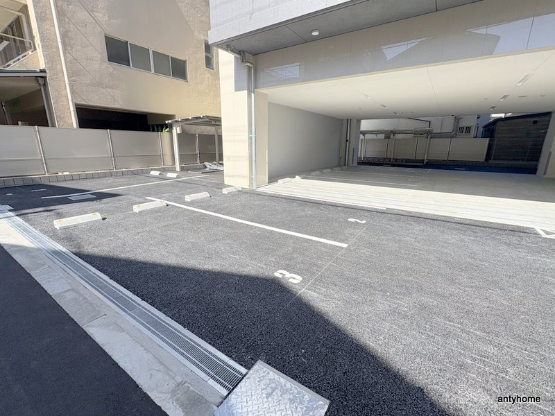 スプランディッド城東関目　仲介手数料無料の駐車場