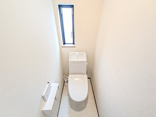 八王子市　大和田町　新築一戸建て　６期のトイレ|～暖房温水洗浄機能付きトイレ　冬場は特に嬉しい機能ですね～