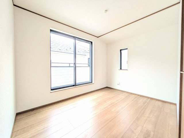 八王子市　大和田町　新築一戸建て　６期の子供部屋|～2階バルコニーに面している5.65帖の洋室です～