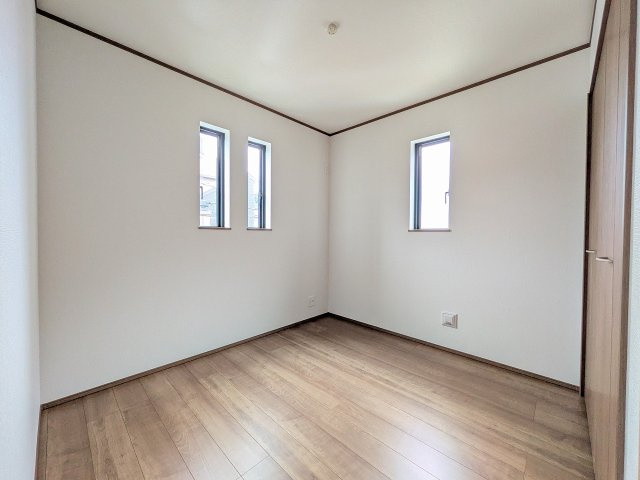 八王子市　大和田町　新築一戸建て　６期の洋室|～2階4.5帖の洋室　2面採光で明るく風通しの良いお部屋です～