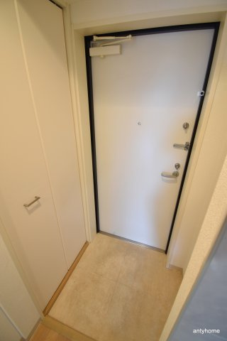 リッジ江坂（旧：ルクレ江坂）　仲介手数料無料の玄関