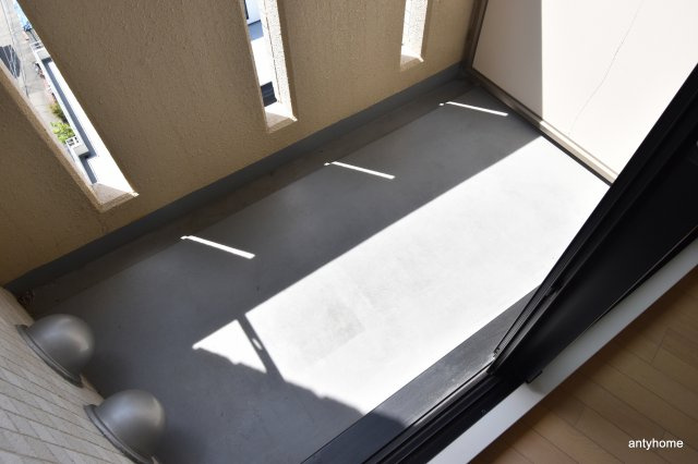 リッジ江坂（旧：ルクレ江坂）　仲介手数料無料のバルコニー