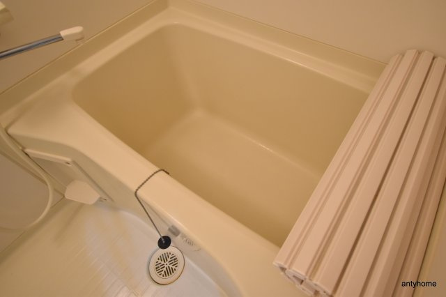 リッジ江坂（旧：ルクレ江坂）　仲介手数料無料の浴室