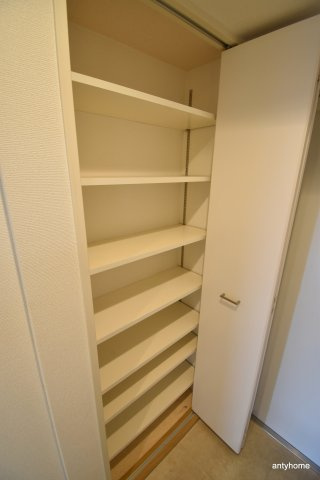 リッジ江坂（旧：ルクレ江坂）　仲介手数料無料の収納