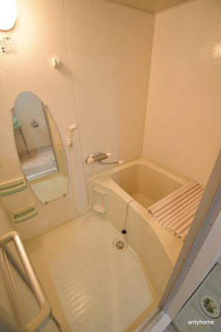 リッジ江坂（旧：ルクレ江坂）　仲介手数料無料の浴室