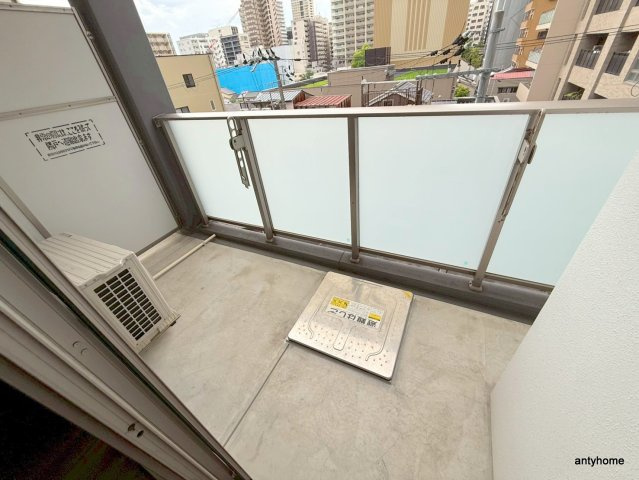 サムティ上町台龍造寺　仲介手数料無料のバルコニー