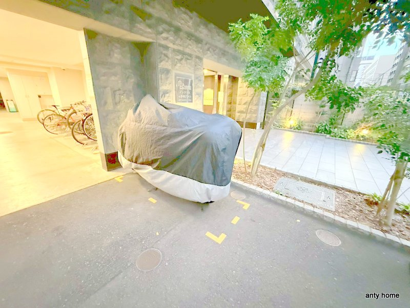 プレサンス心斎橋ブライト　仲介手数料無料の駐車場