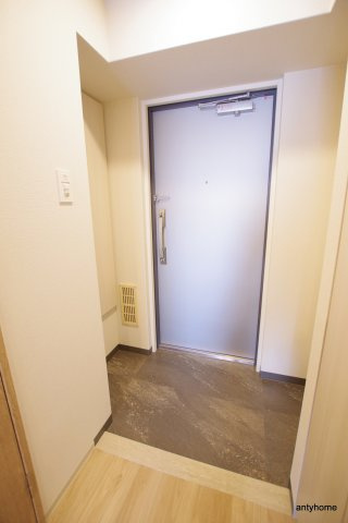エル・セレーノ大阪天神橋　仲介手数料無料の玄関