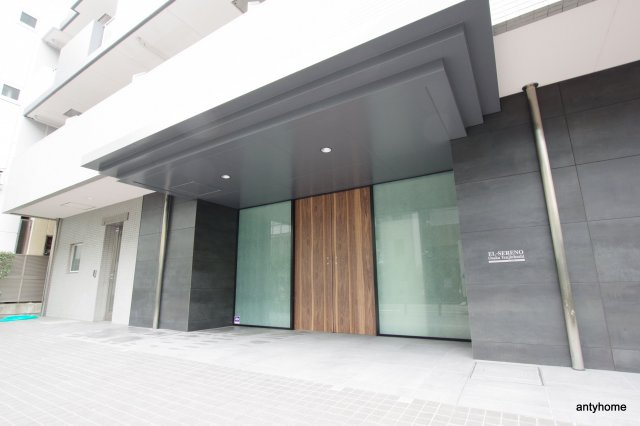 エル・セレーノ大阪天神橋　仲介手数料無料のエントランス