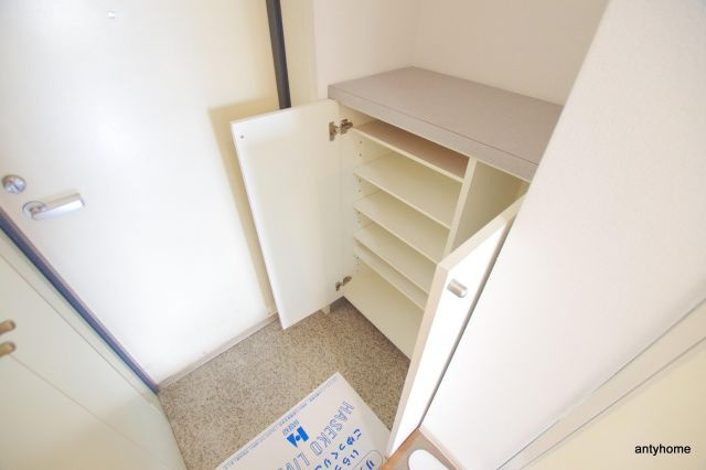 クレール東天満　仲介手数料無料の玄関