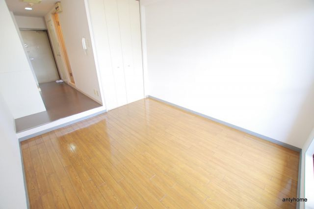 クレール東天満　仲介手数料無料の居間・リビング