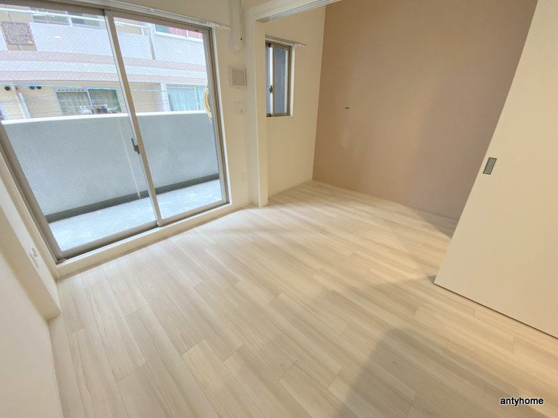 セレニテ難波ミラク壱番館　仲介手数料無料の洋室