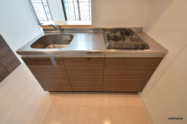 Luxe新大阪1　仲介手数料無料のキッチン