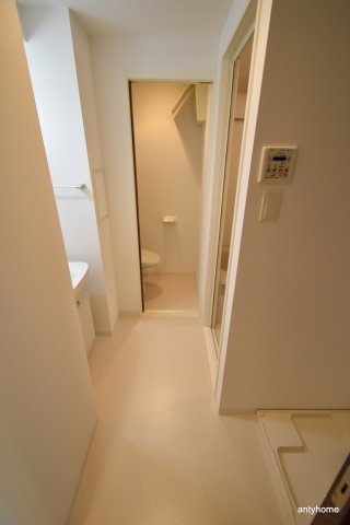 Luxe新大阪1　仲介手数料無料の洗面所