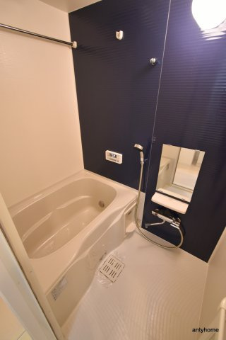 Luxe新大阪1　仲介手数料無料の浴室