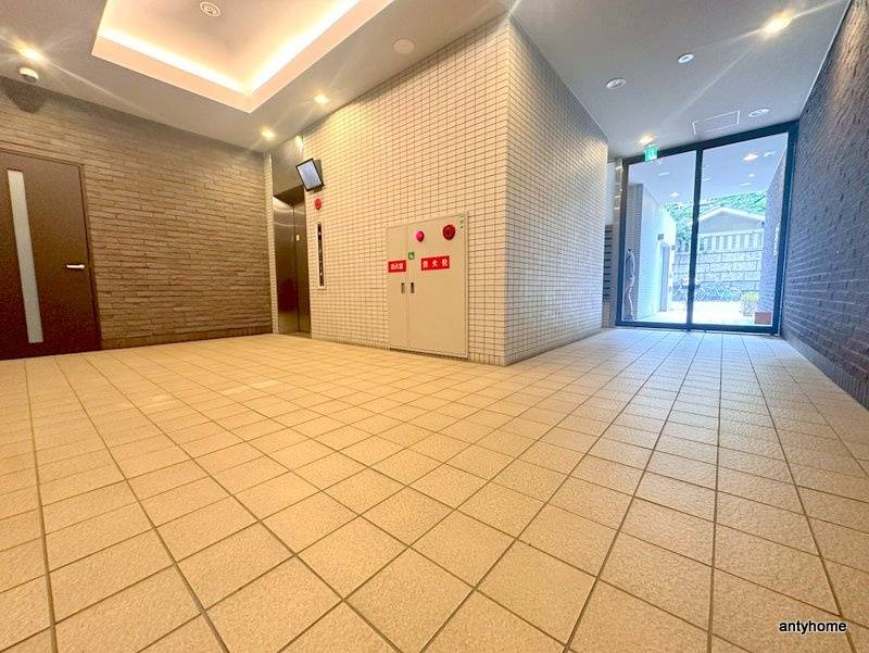インテリジェンス御堂　仲介手数料無料のロビー
