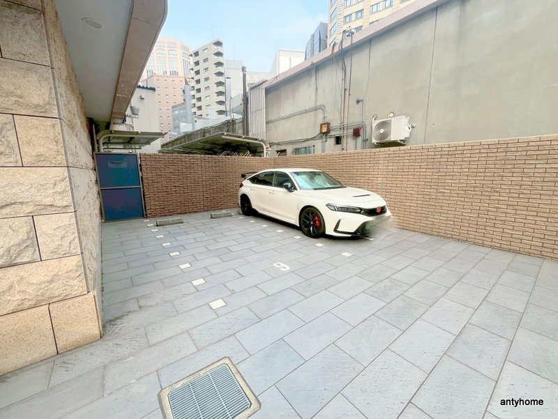 カスタリアタワー肥後橋　仲介手数料無料の駐車場