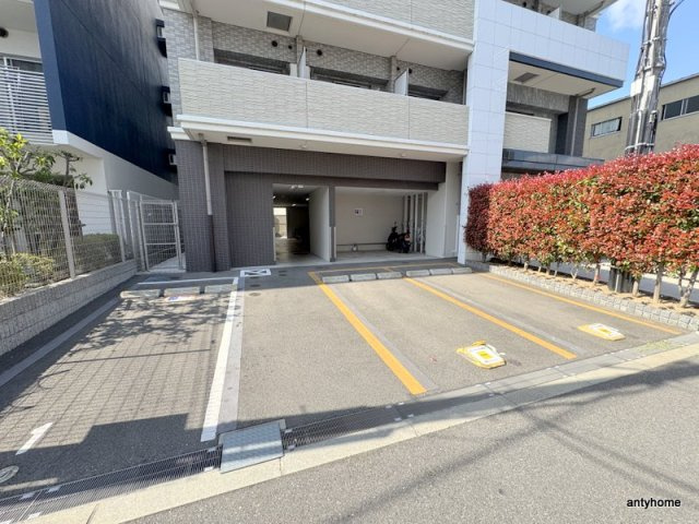 エスリード南堀江グランツ　仲介手数料無料の駐車場