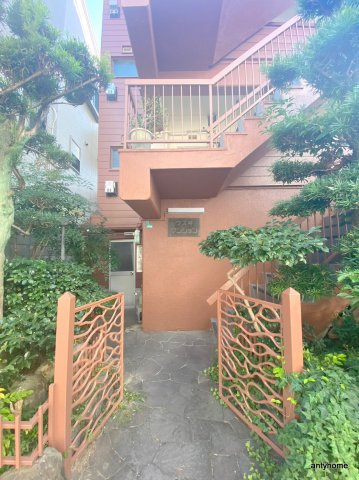 ウスヰマンション　仲介手数料無料のエントランス