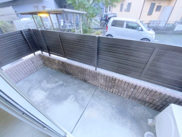 熊本市北区高平３丁目のアパートのバルコニー