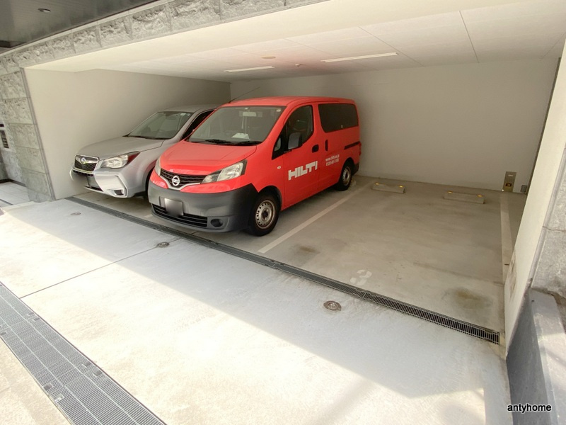 プレサンス松屋町グレース　仲介手数料無料の駐車場