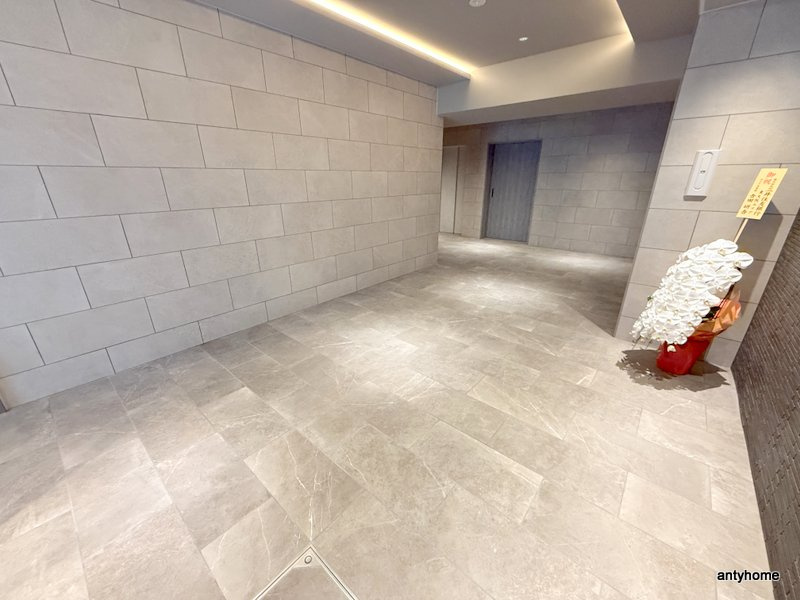 LAZO内久宝寺　仲介手数料無料のロビー