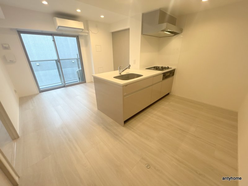 LAZO内久宝寺　仲介手数料無料の居間・リビング