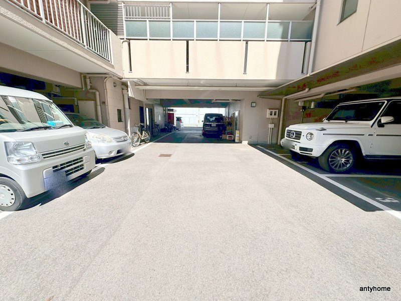 アルカディアイン　仲介手数料無料の駐車場
