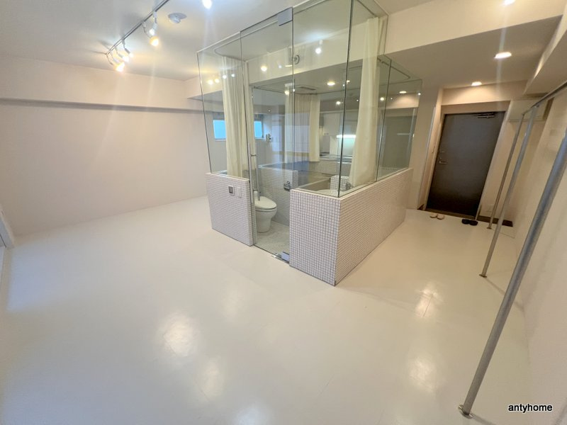 ガレット南森町　仲介手数料無料の居間・リビング